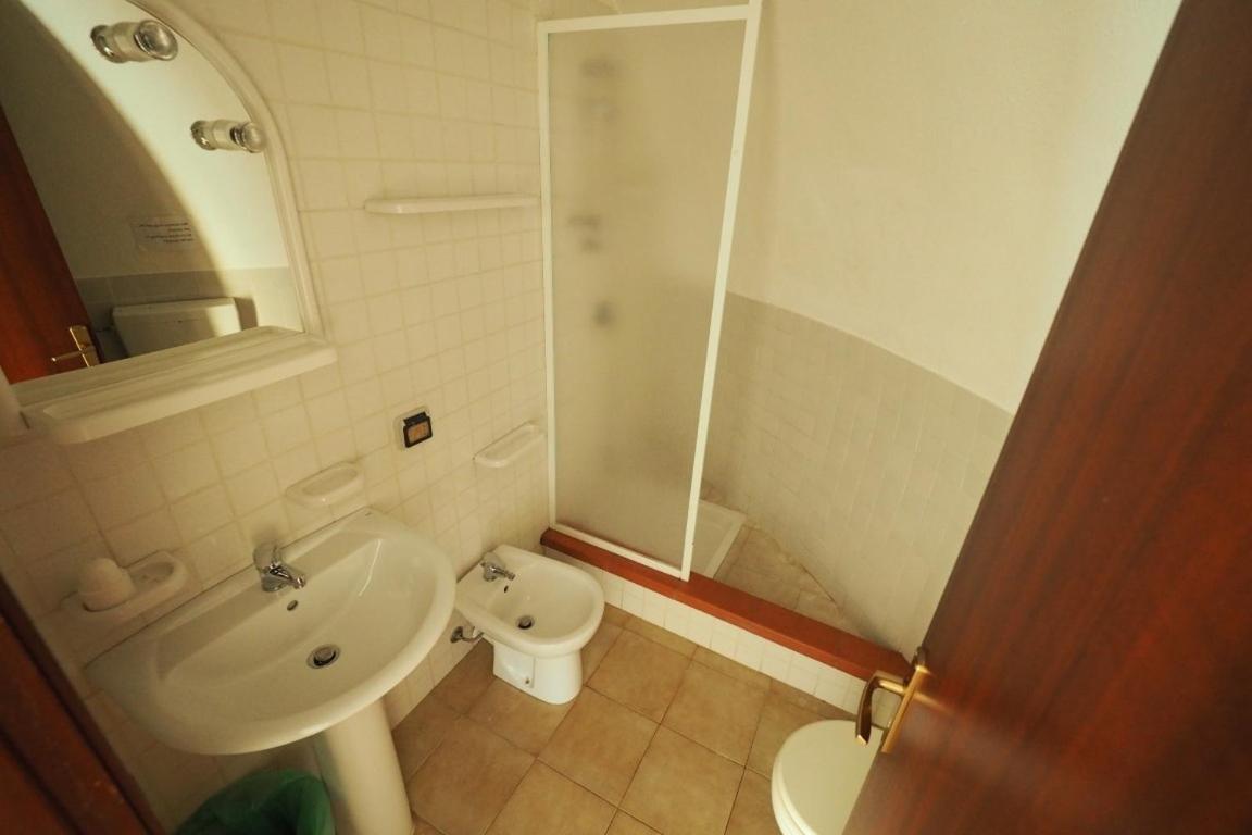Camping & Village Rais Gerbi Pollina Bagian luar foto